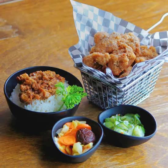 Salt & Pepper Chicken Rice 盐酥鸡饭
